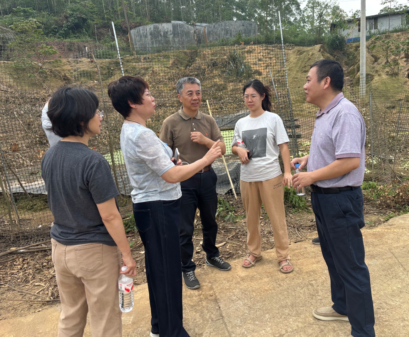趙海老師蒞臨廣西助農生態(tài)養(yǎng)殖基地調研11.jpg